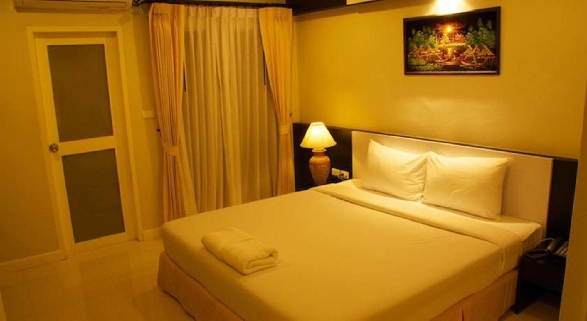 Airport Mansion Phuket Hotel Ban Bo Han Exterior photo