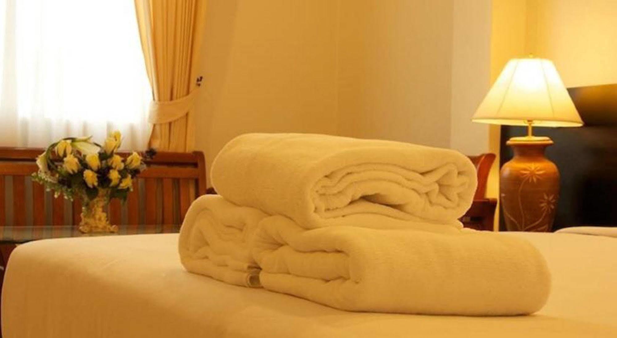 Airport Mansion Phuket Hotel Ban Bo Han Exterior photo